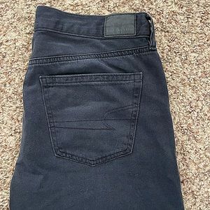 Only worn a couple times!! black American Eagle low rise baggy jeans